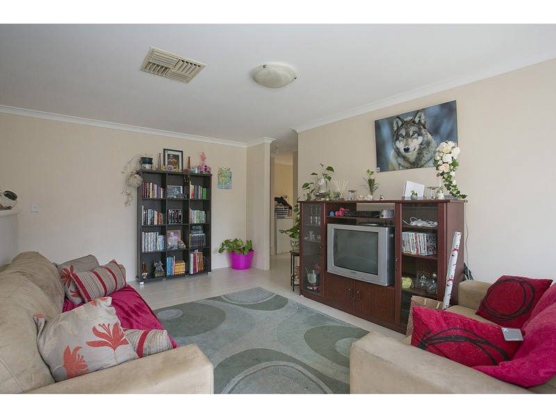 25 Scanlon Way, Lockridge WA 6054