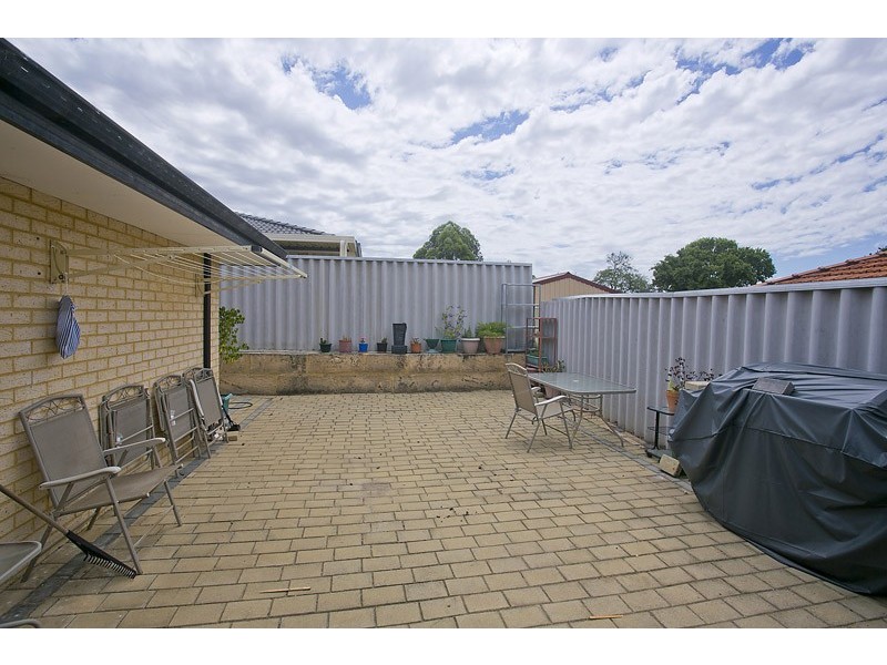 25 Scanlon Way, Lockridge WA 6054