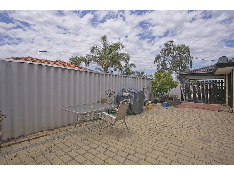 25 Scanlon Way, Lockridge WA 6054