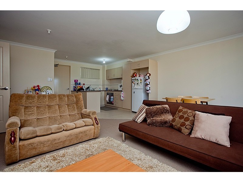 5/2 Towton Way, Langford WA 6147