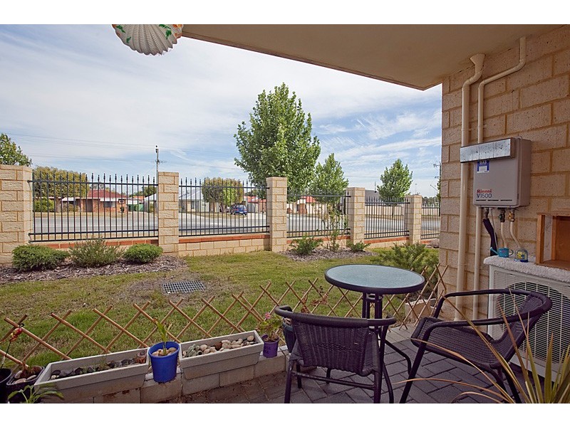 5/2 Towton Way, Langford WA 6147