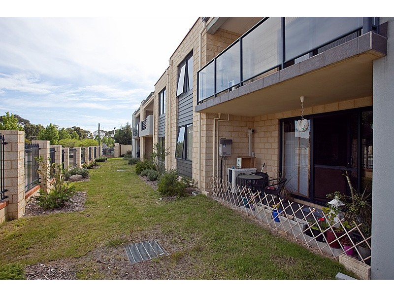 5/2 Towton Way, Langford WA 6147