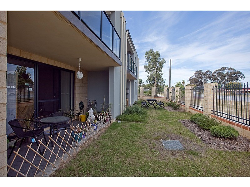 5/2 Towton Way, Langford WA 6147