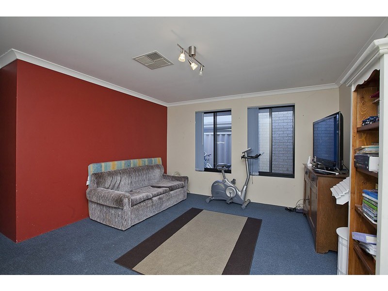 19A Coonawarra Drive, Caversham WA 6055