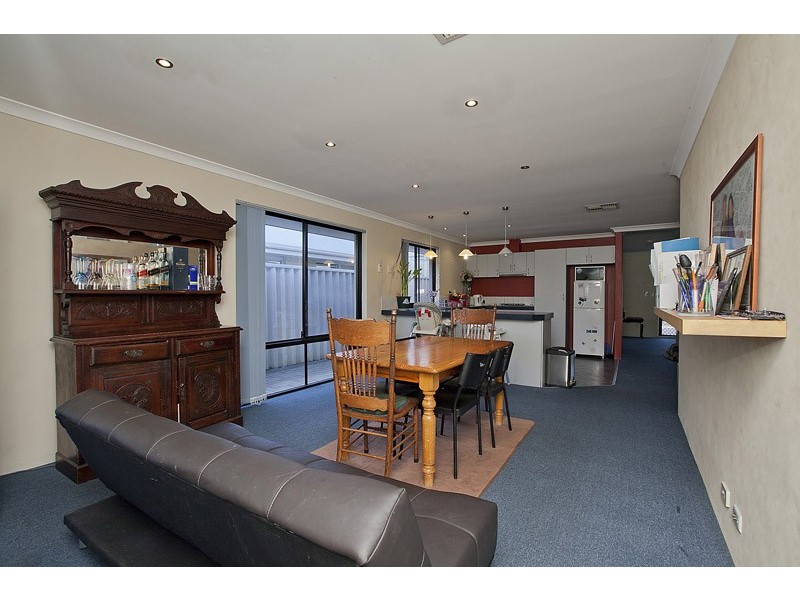 19A Coonawarra Drive, Caversham WA 6055