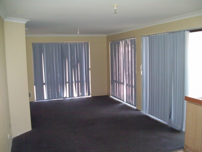 10 Rosher Road, Lockridge WA 6054