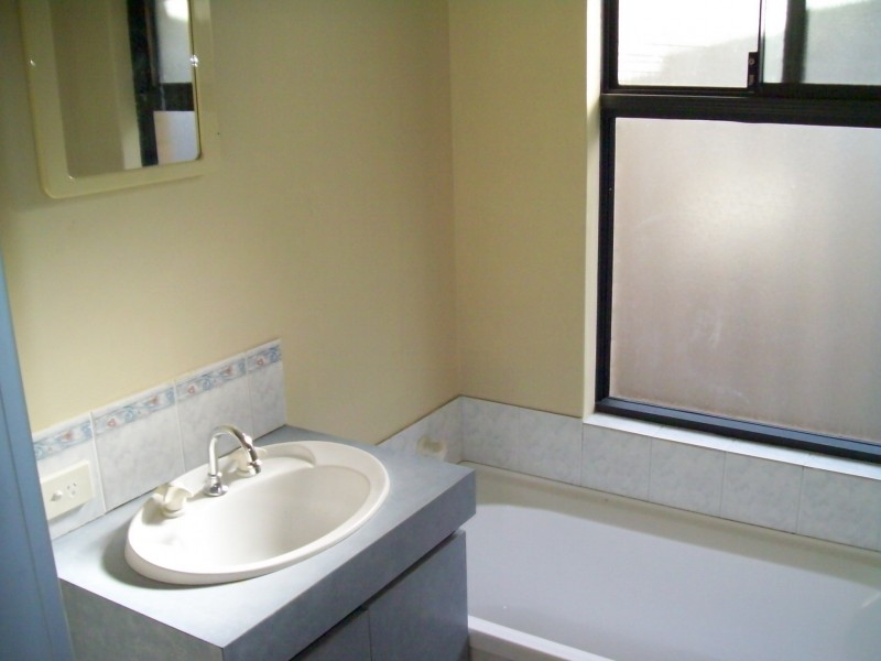 10 Rosher Road, Lockridge WA 6054