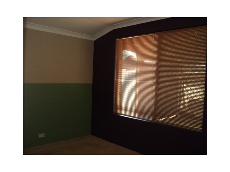 6 Monash Circle, Marangaroo WA 6064