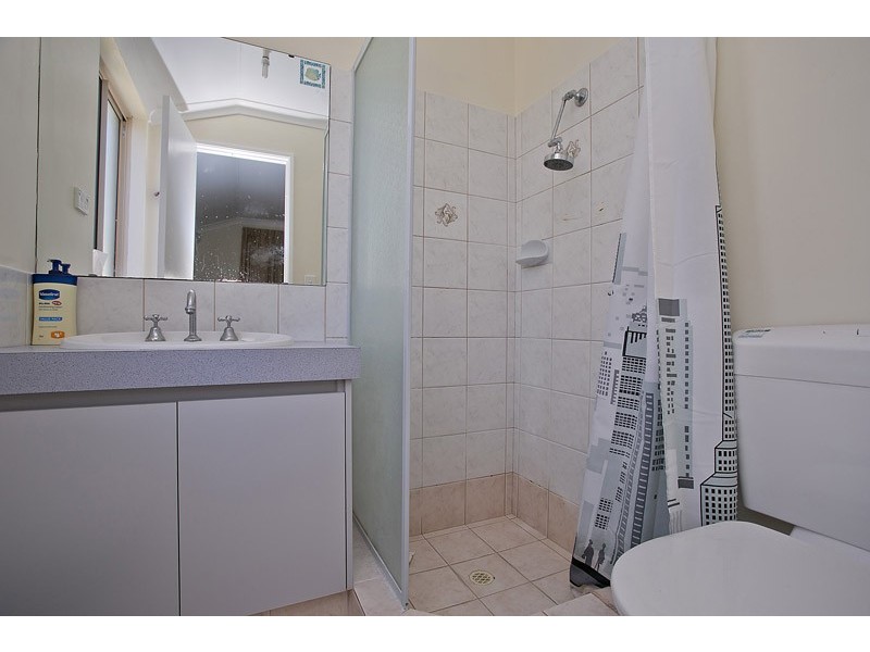 18 Pyrenees Court, Caversham WA 6055