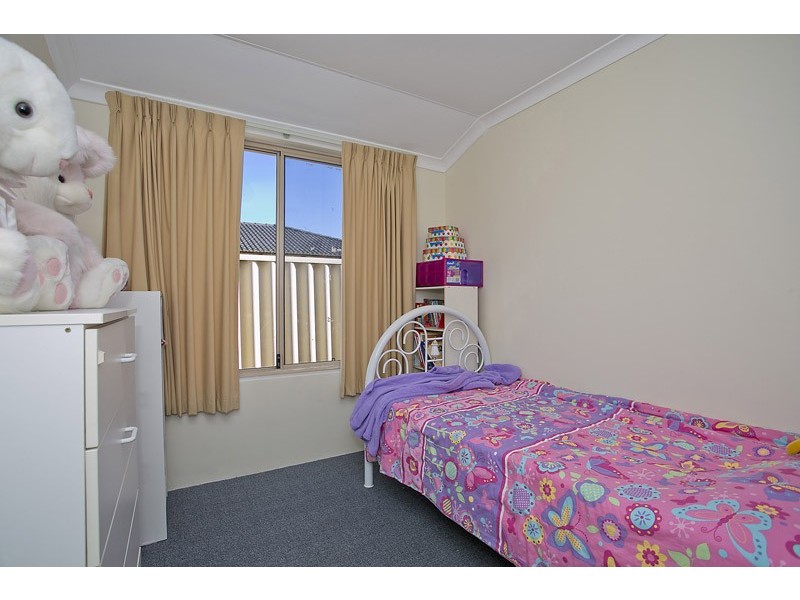 18 Pyrenees Court, Caversham WA 6055