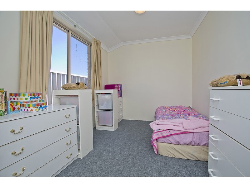 18 Pyrenees Court, Caversham WA 6055