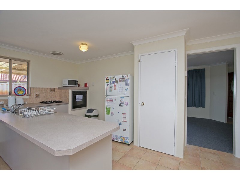 18 Pyrenees Court, Caversham WA 6055