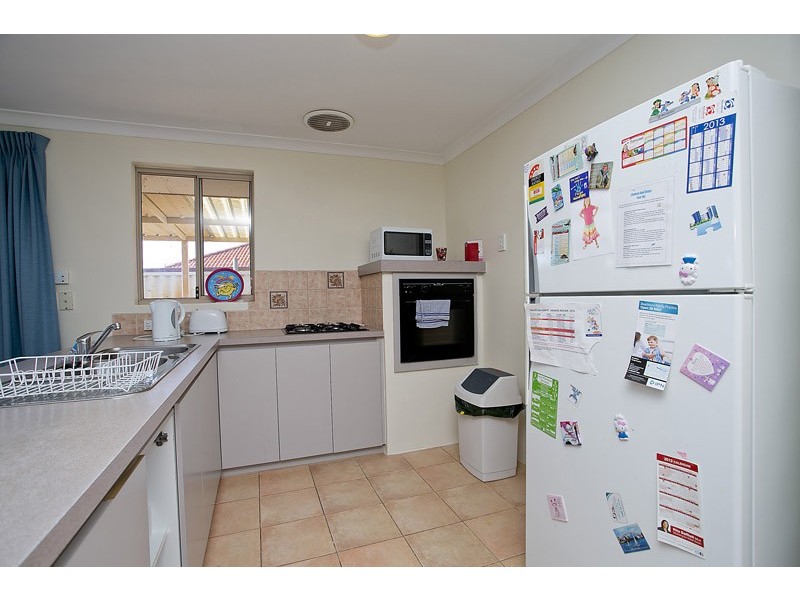 18 Pyrenees Court, Caversham WA 6055