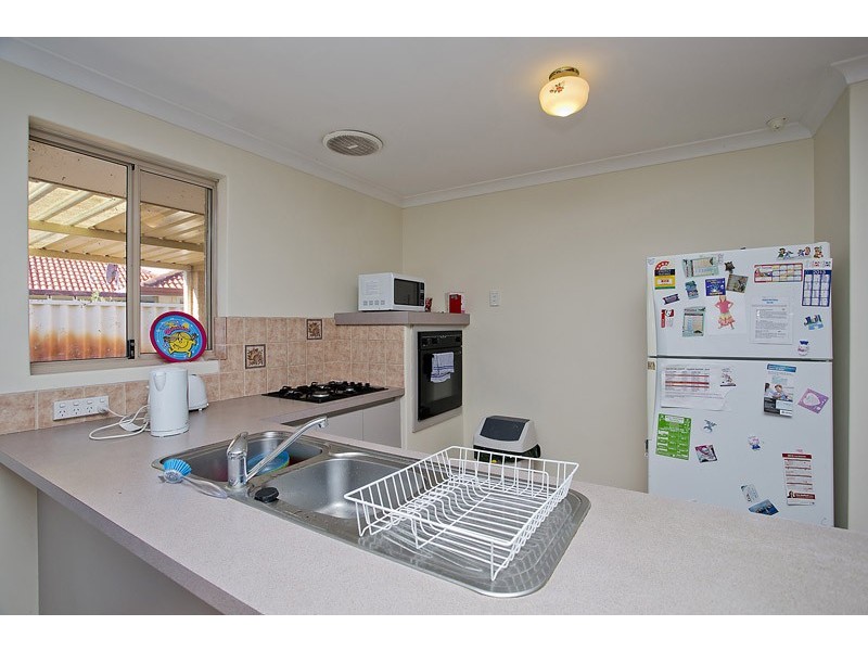 18 Pyrenees Court, Caversham WA 6055