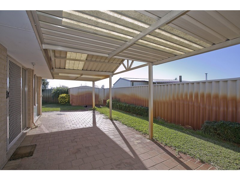 18 Pyrenees Court, Caversham WA 6055