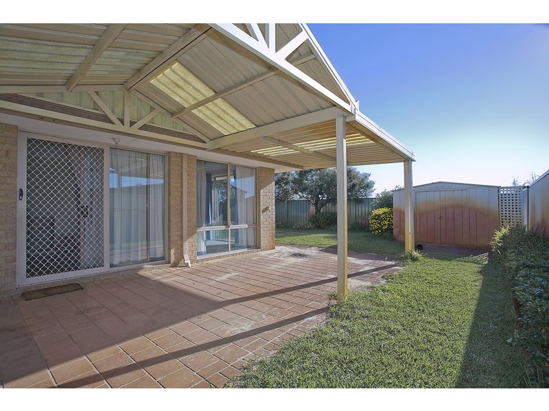 18 Pyrenees Court, Caversham WA 6055