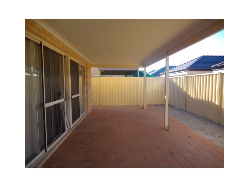 6 Turtledove Way, Beechboro WA 6063