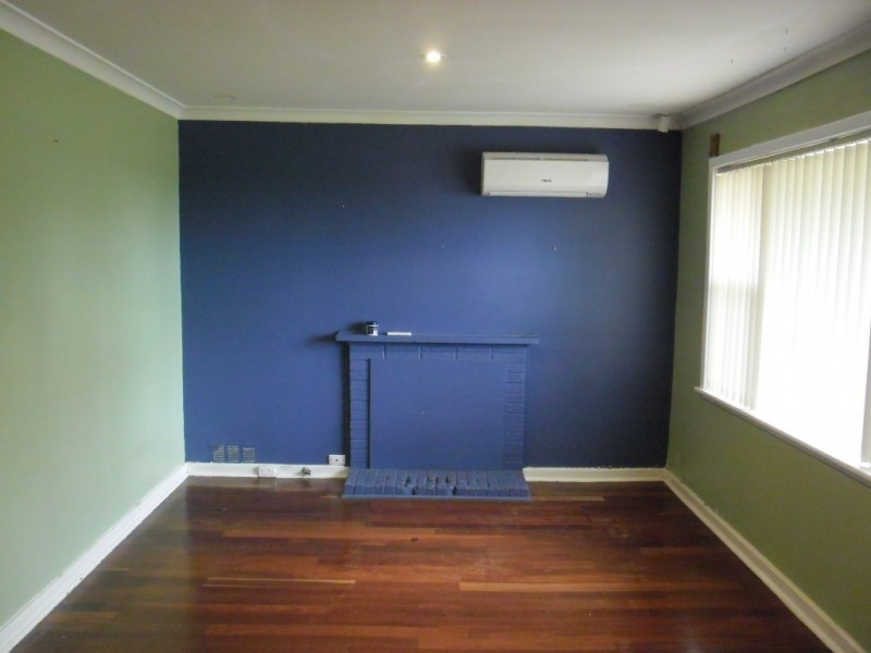 13 Caladenia Way, Koongamia WA 6056