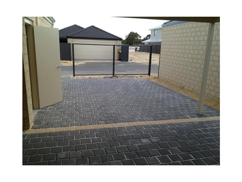 20 Summerville Boulevarde, Caversham WA 6055