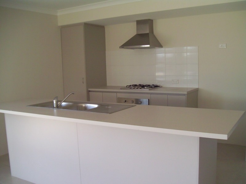 12 Summerville Boulevarde, Caversham WA 6055