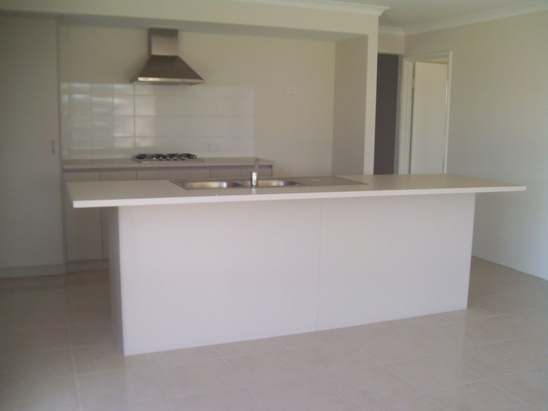 12 Summerville Boulevarde, Caversham WA 6055
