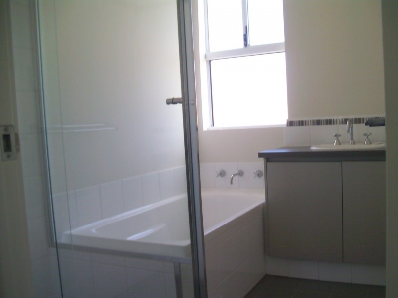 12 Summerville Boulevarde, Caversham WA 6055
