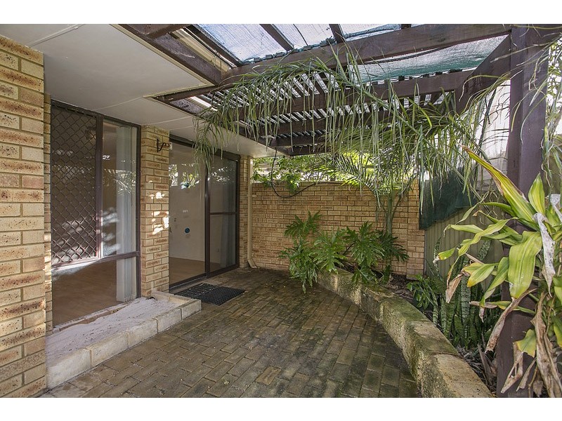 6/13 Bray Place, Beechboro WA 6063