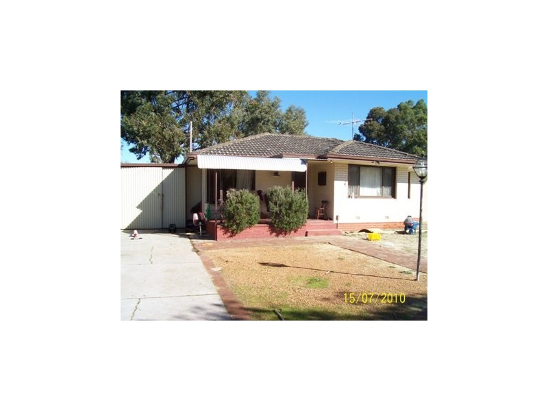 13 Foxwood Way, Langford WA 6147