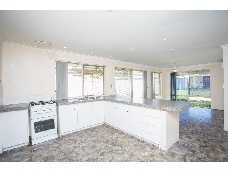 72 Coonawarra Drive, Caversham WA 6055