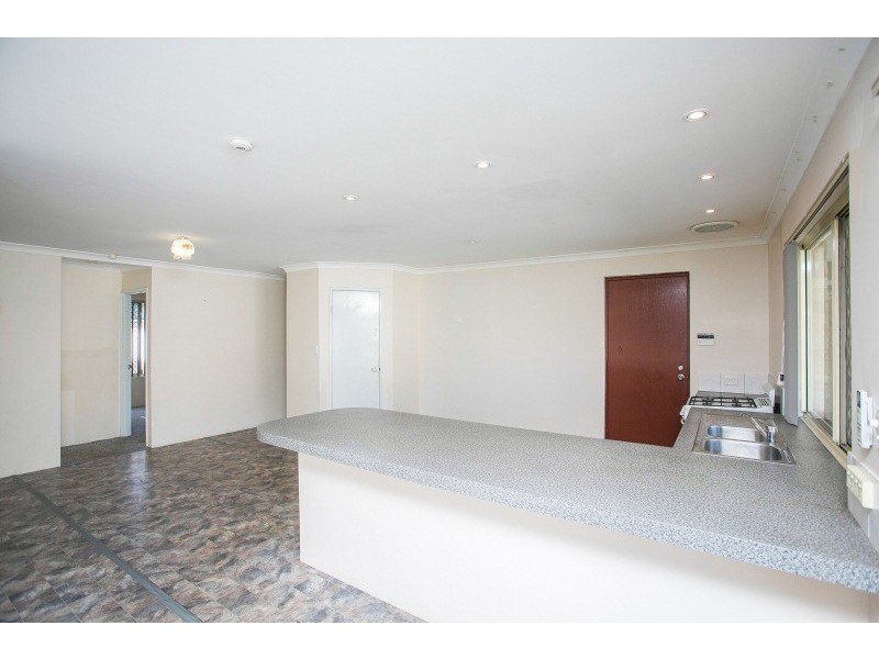 72 Coonawarra Drive, Caversham WA 6055