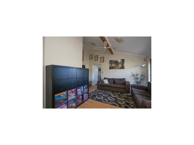 9 Thorburn Ave, Beechboro WA 6063