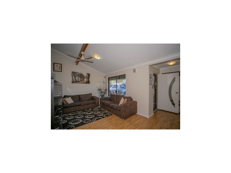 9 Thorburn Ave, Beechboro WA 6063