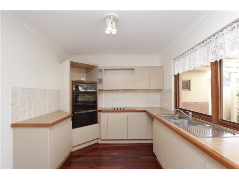 8B Holmesdale Road, Woodbridge WA 6056