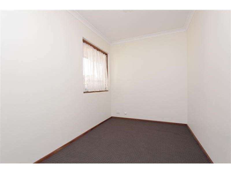 8B Holmesdale Road, Woodbridge WA 6056