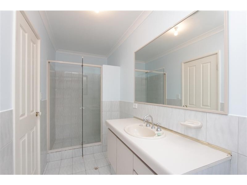8B Holmesdale Road, Woodbridge WA 6056
