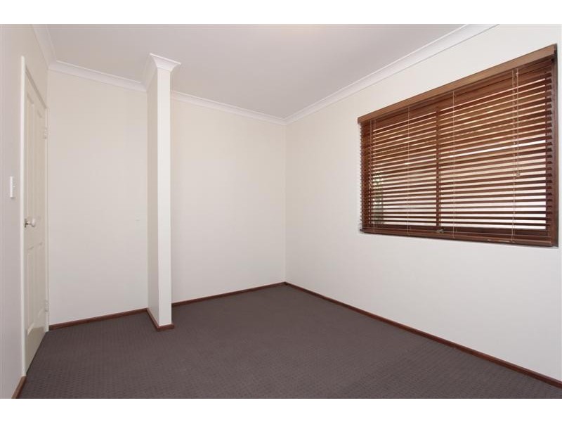 8B Holmesdale Road, Woodbridge WA 6056