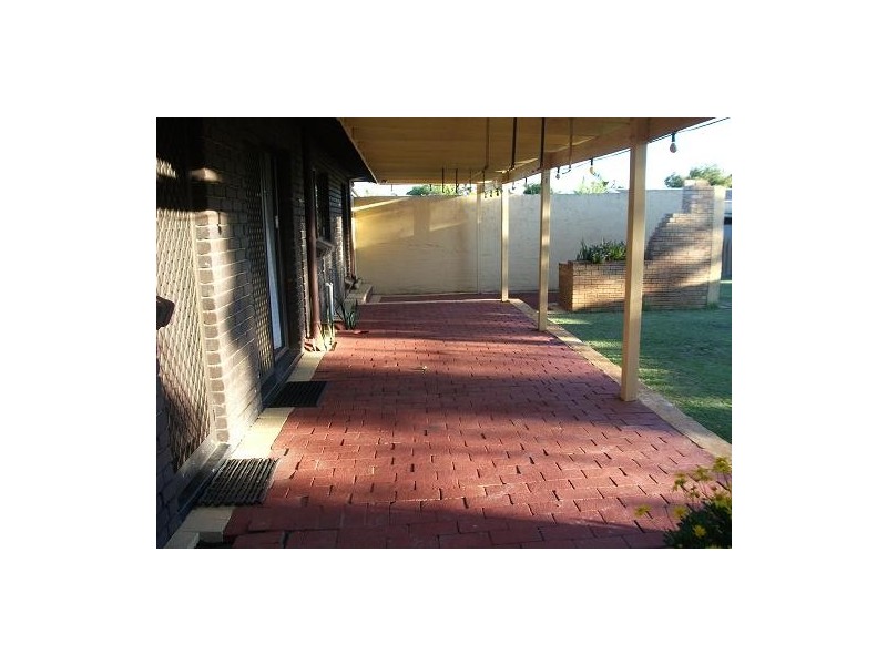 19 Rosmead Ave, Beechboro WA 6063