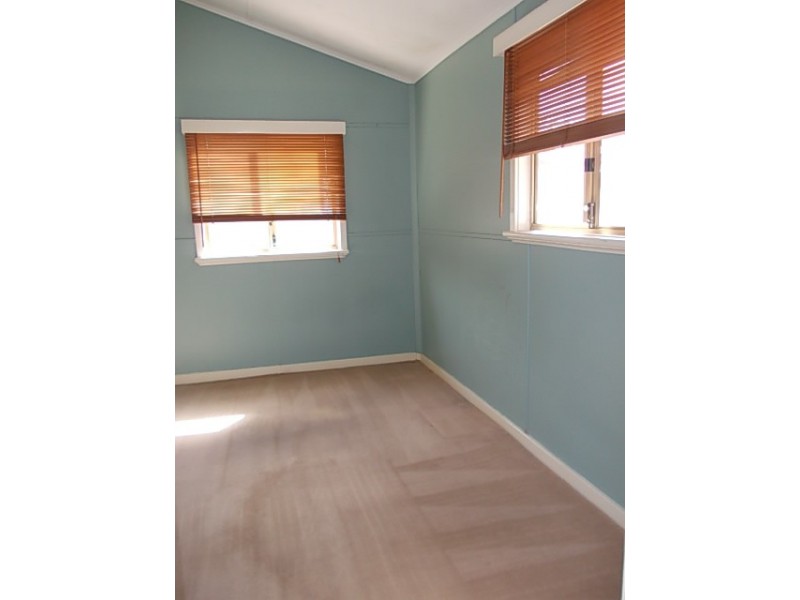 28 Redcliffe Street, East Cannington WA 6107