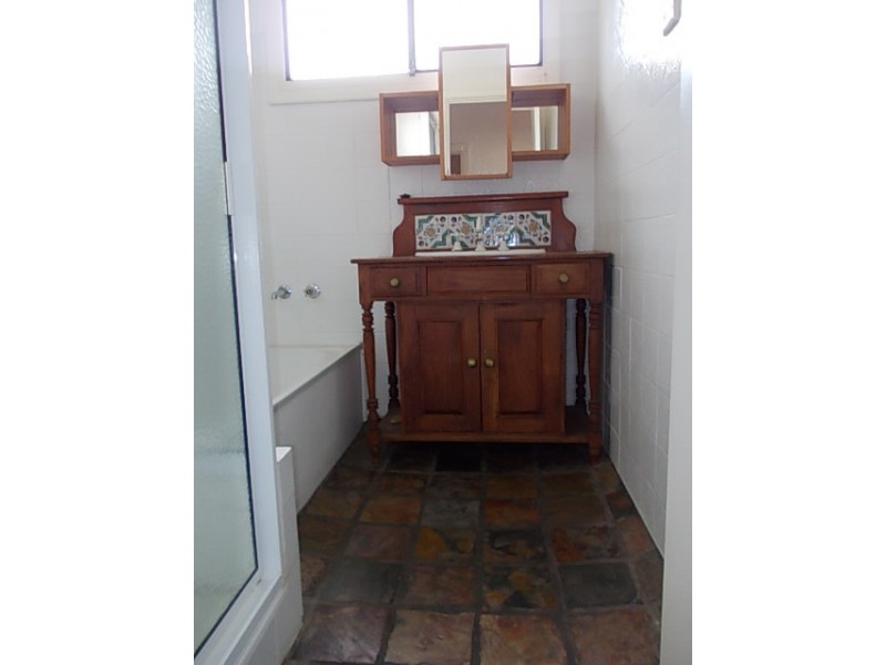 28 Redcliffe Street, East Cannington WA 6107