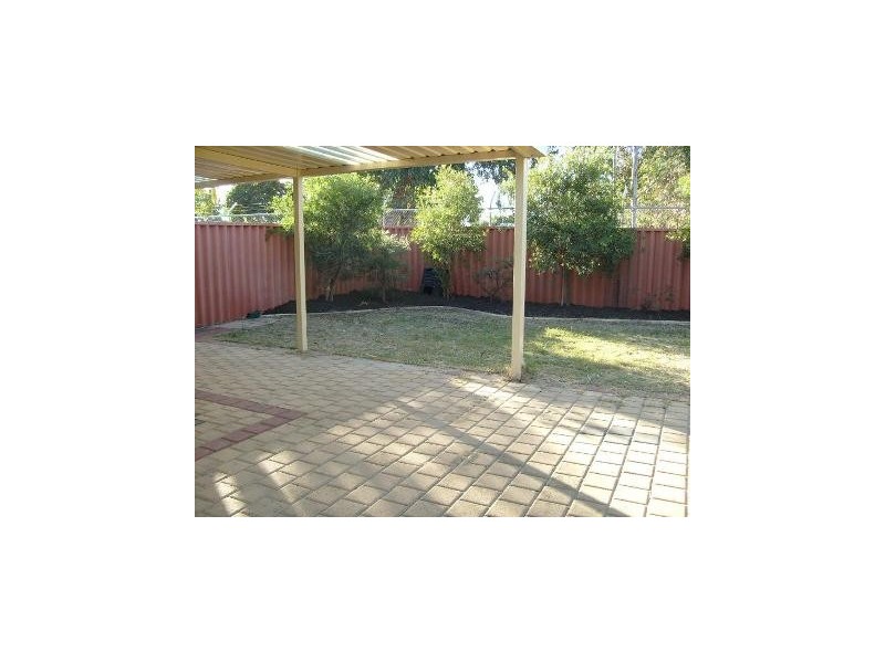 4/6 Seaton Place, Girrawheen WA 6064