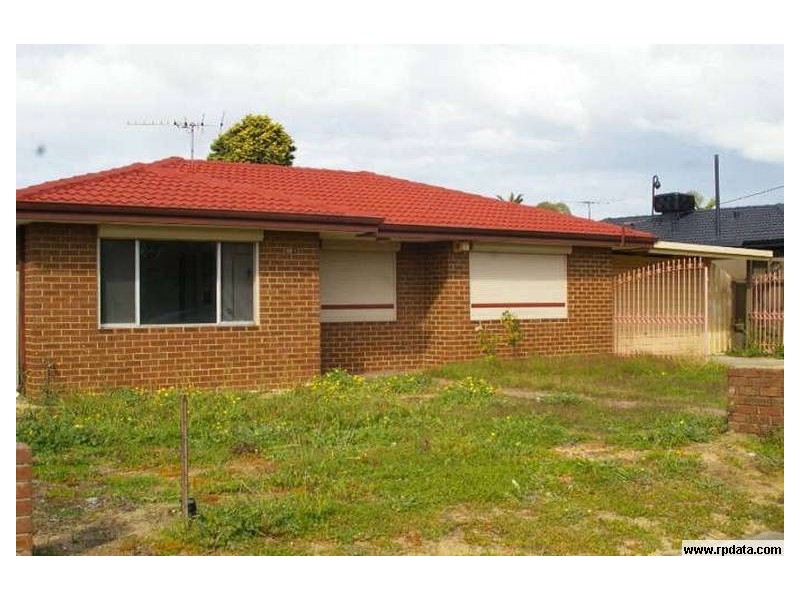 210 Marangaroo Dr, Girrawheen WA 6064