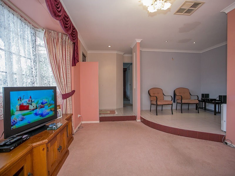10 Sandalwood Close, Beechboro WA 6063