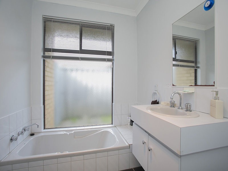 10 Sandalwood Close, Beechboro WA 6063