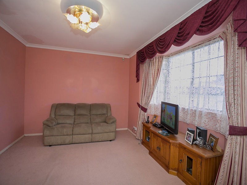 10 Sandalwood Close, Beechboro WA 6063