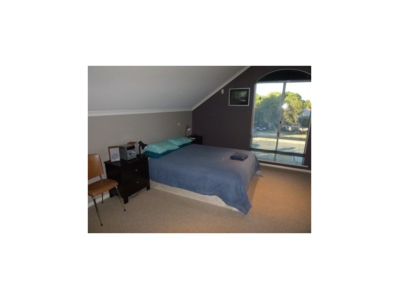 1/124 Fitzroy Road, Rivervale WA 6103