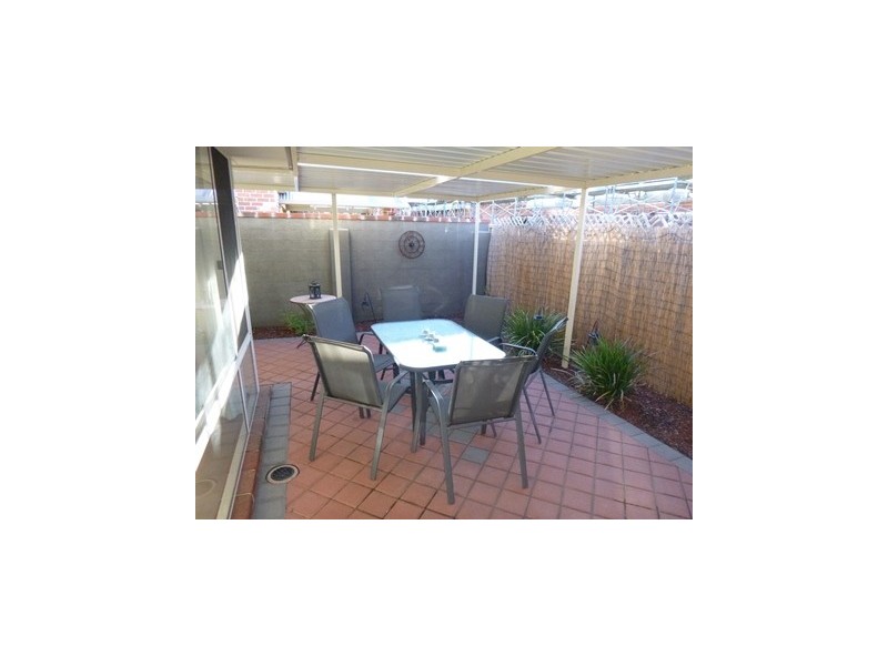 1/124 Fitzroy Road, Rivervale WA 6103