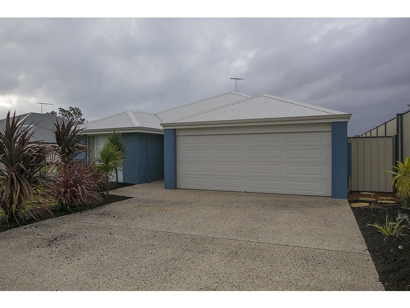 17 Glendale Street, Meadow Springs WA 6210