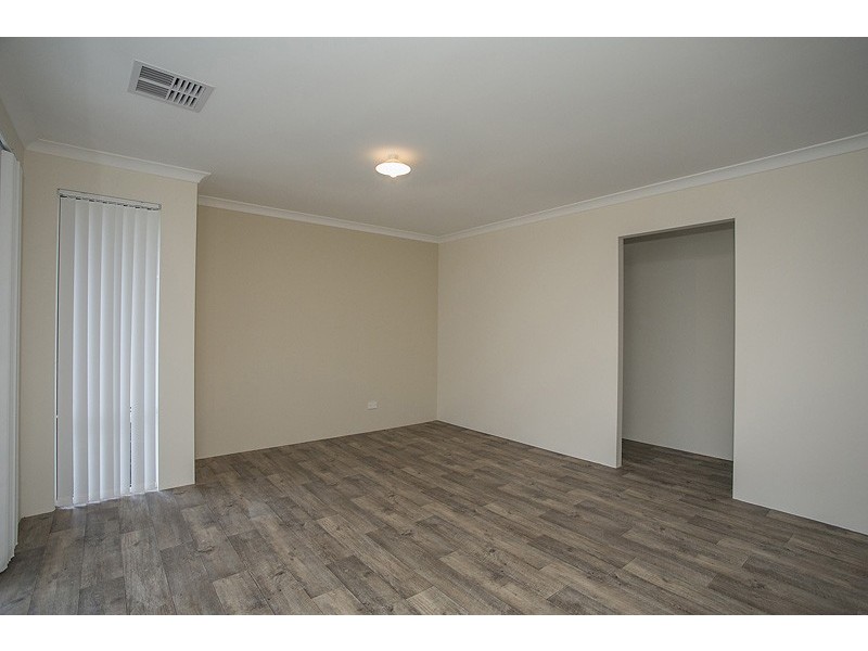 17 Glendale Street, Meadow Springs WA 6210