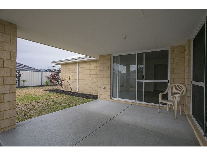 17 Glendale Street, Meadow Springs WA 6210