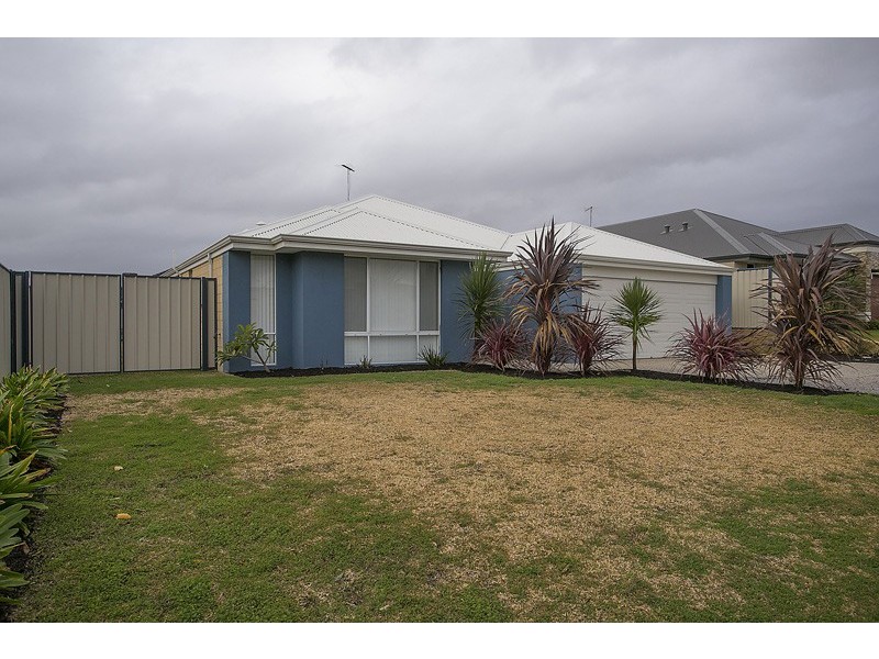 17 Glendale Street, Meadow Springs WA 6210